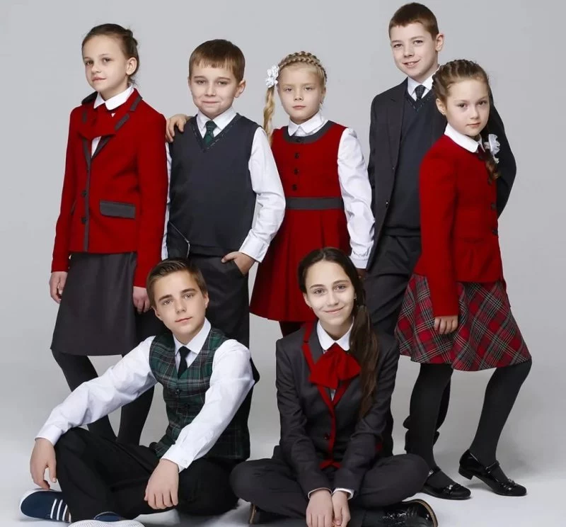 Скидки на школьную одежду в Москве и регионах